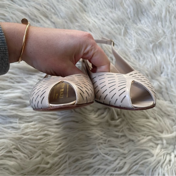 Bruno Magli Cream Slingback Leather Peep Toe Laser Cut Vintage Pumps NWOT Size 6 - Picture 5 of 11